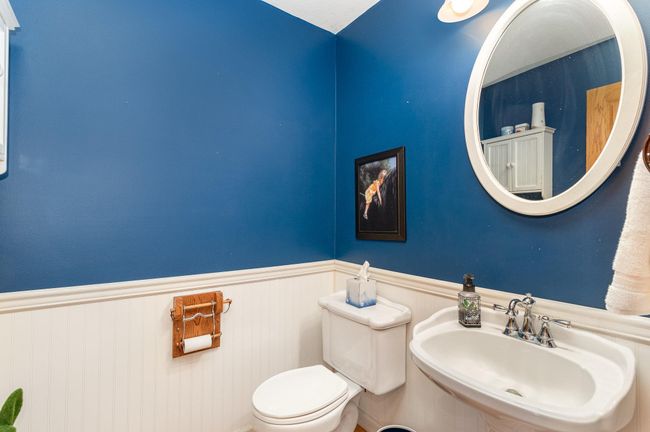 Half Bath on Main | Image 17