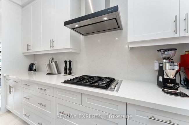 23 Carrville Woods Cir, House attached with 3 bedrooms, 4 bathrooms and 2 parking in Vaughan ON | Image 18