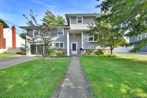 108 Block Blvd, Massapequa Park, NY, 11762-3704 | Card Image