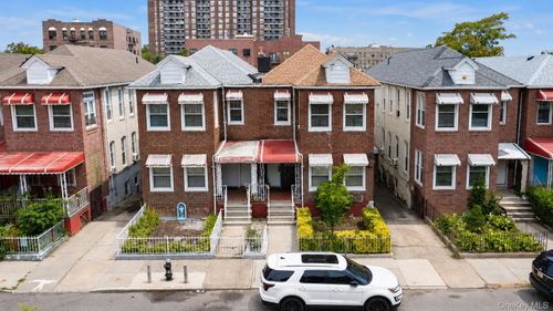 2541 Holland Avenue, New York, NY, 10467 | Card Image