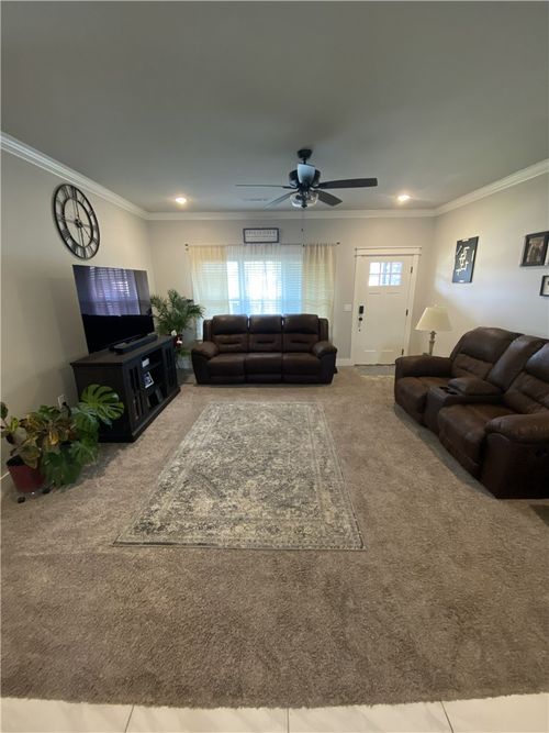 1802 E Endura Park Dr, Siloam Springs, AR, 72761-7165 | Card Image