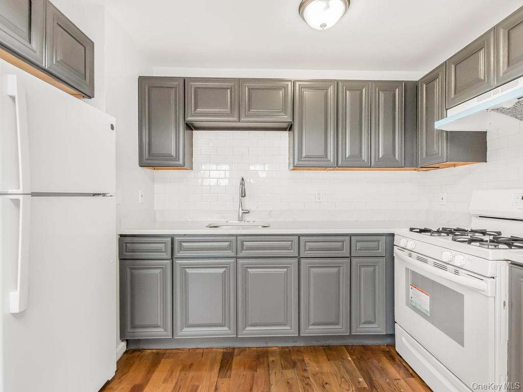 Commercial Sale in New York 4