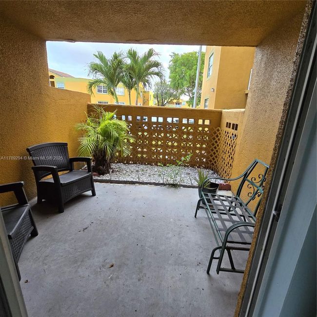 F114 - 9731 Fontainebleau Blvd, Condo with 1 bedrooms, 1 bathrooms and null parking in Miami FL | Image 6
