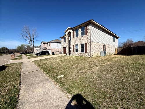 7919 Mosstree Dr, Arlington, TX, 76001-6142 | Card Image