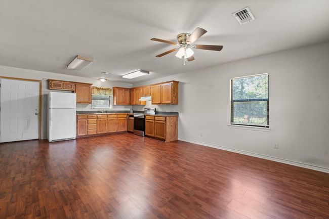 185 Rustic Way, House other with 3 bedrooms, 2 bathrooms and null parking in Livingston TX | Image 9