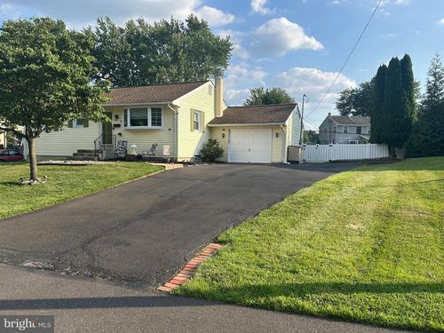 31 Mapleview Dr, FEASTERVILLE TREVOSE, PA, 19053-2410 | Card Image