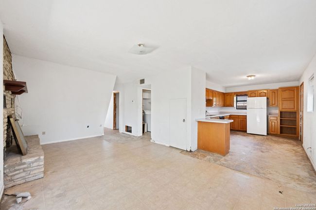 771 Mockingbird Cv, House other with 3 bedrooms, 2 bathrooms and null parking in Spring Branch TX | Image 5