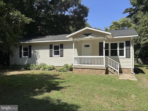 232 Shirley Ln, Montross, VA, 22520-9011 | Card Image