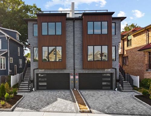 2037 Marguerite St, Fort Lee, NJ, 07024-2913 | Card Image