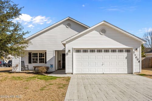 3008 Wt Whitehead Dr, Jacksonville, NC, 28546-8395 | Card Image