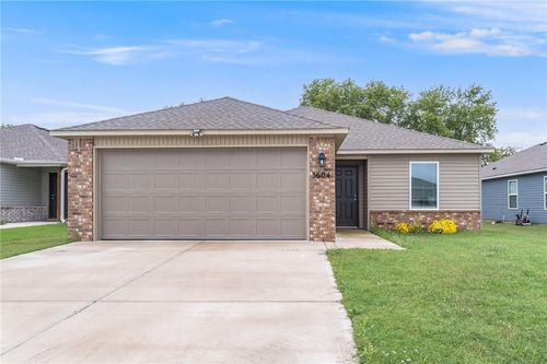 3604 N Hariet Drive, Siloam Springs, AR, 72761 | Card Image