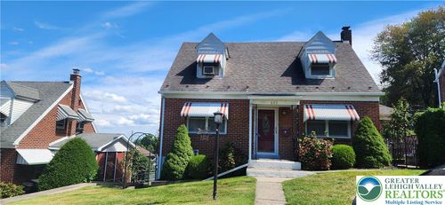 649 Roosevelt Ave, Fountain Hill, PA, 18015-4327 | Card Image