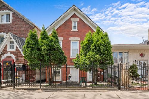2250 S Sacramento Ave, Chicago, IL, 60623-3459 | Card Image