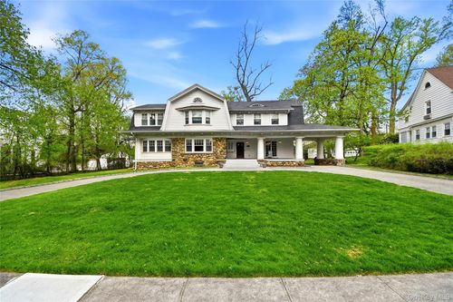 127 Overlook Cir, New Rochelle, NY, 10804-4518 | Card Image