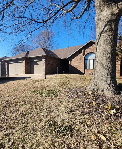 1107 W Tracy St, Springfield, MO, 65807-2571 | Card Image