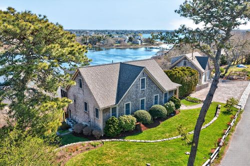 7 Squanto Dr, Chatham, MA, 02633-2627 | Card Image