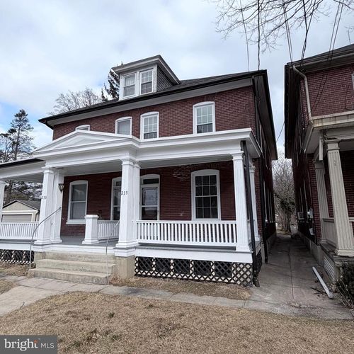 235 Park Ave, CHAMBERSBURG, PA, 17201-1229 | Card Image