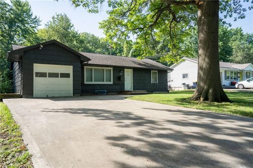 11307 Norby Rd, Kansas City, MO, 64137-2532 | Card Image