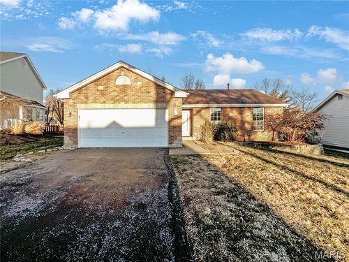 4024 French Oak Ln, Saint Charles, MO, 63304-1419 | Card Image