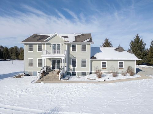 2426 Grand Ave, Waverly, IA, 50677-9035 | Card Image