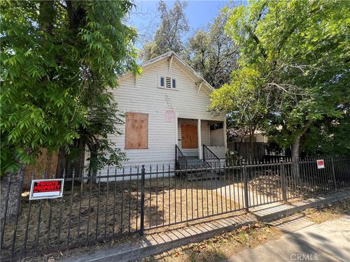 2726 E Washington Ave, Fresno, CA, 93701-2443 | Card Image