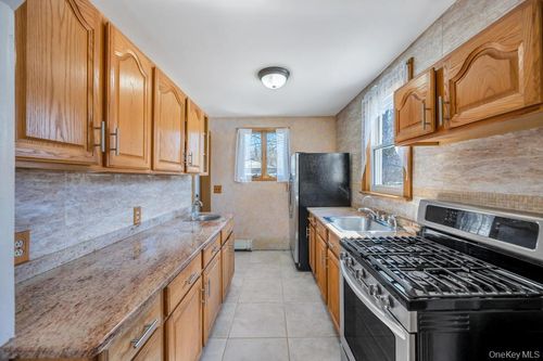 87 Tyler Avenue, Brookhaven, NY, 11789 | Card Image