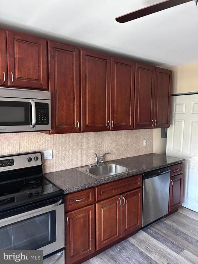 7000 Forrest Ave, Condo with 2 bedrooms, 1 bathrooms and null parking in PHILADELPHIA PA | Image 13