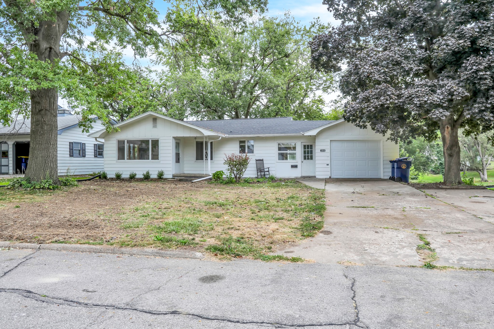 2nd St, Pella, IA 50219