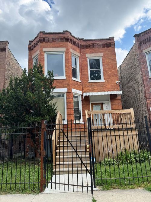 5019 W Huron St, CHICAGO, IL, 60644-1215 | Card Image