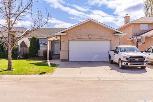 671 Fairbrother Place, Saskatoon, SK, S7S1J2 | Card Image