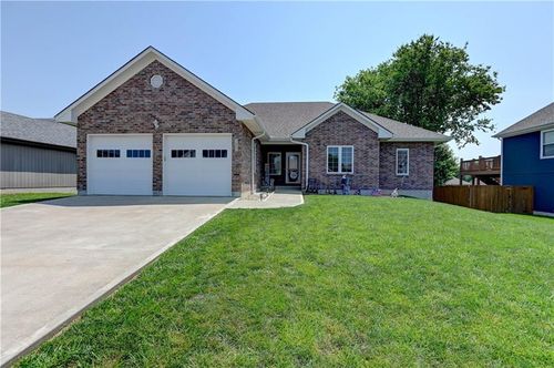 966 Moore Pl, Odessa, MO, 64076-3500 | Card Image