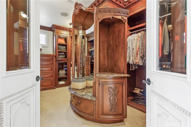 Primary Closet | Image 42