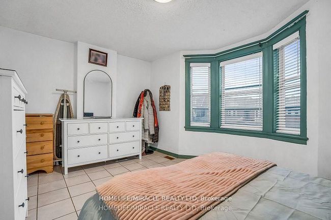 212 Symington Ave, House other with 5 bedrooms, 3 bathrooms and 1 parking in Toronto ON | Image 23