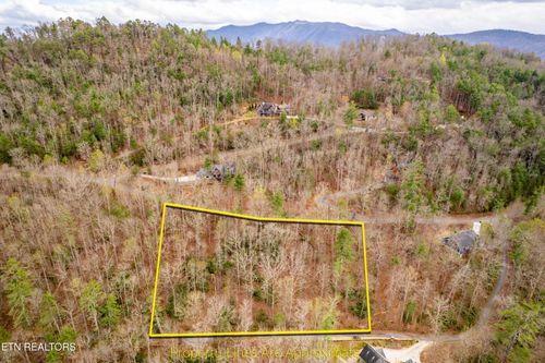 483 Chetola Trl, Townsend, TN, 37882-3037 | Card Image