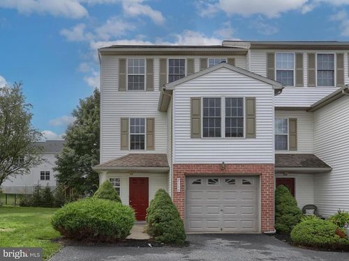 2116 Autumn Ct, LEBANON, PA, 17042-4608 | Card Image