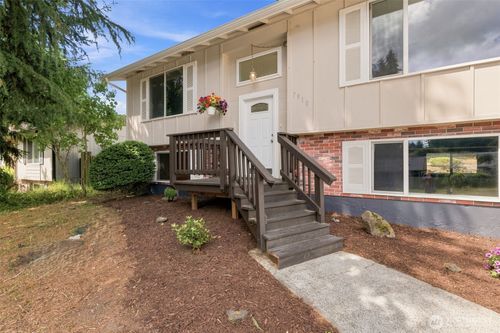 7910 Husky Way Se, Olympia, WA, 98503-1636 | Card Image