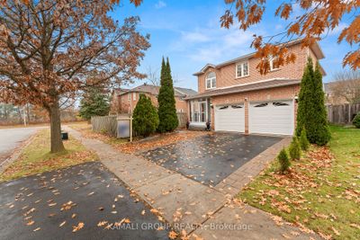 8 Pandora Crt, House other with 4 bedrooms, 4 bathrooms and 4 parking in Richmond Hill ON | Image 2