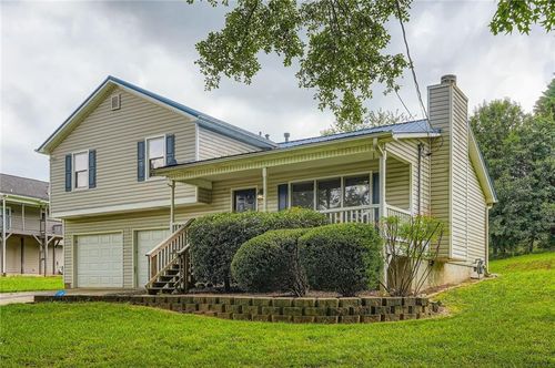 520 White Pines Dr, Dallas, GA, 30157-8542 | Card Image