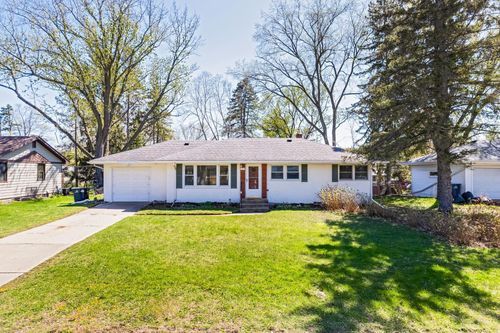 192 Demar Ave, Shoreview, MN, 55126-6217 | Card Image