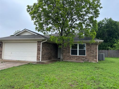 619 Allencrest Dr, White Settlement, TX, 76108-2760 | Card Image