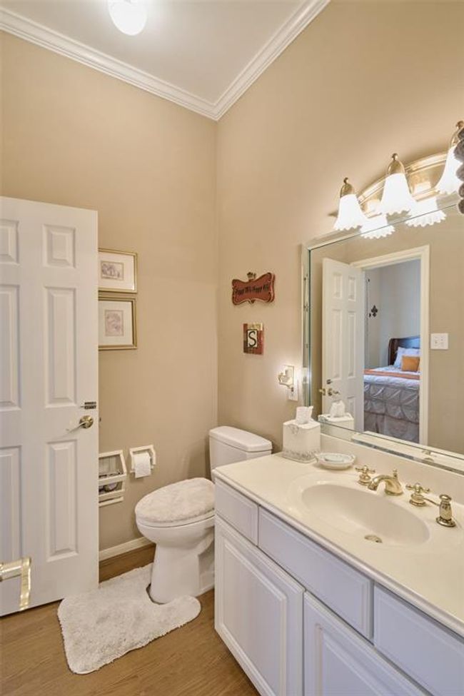 Guest bath attached to the 2nd bedroom | Image 32