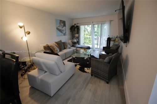 b-3002 Ne 5th Ter, Wilton Manors, FL, 33334-2069 | Card Image