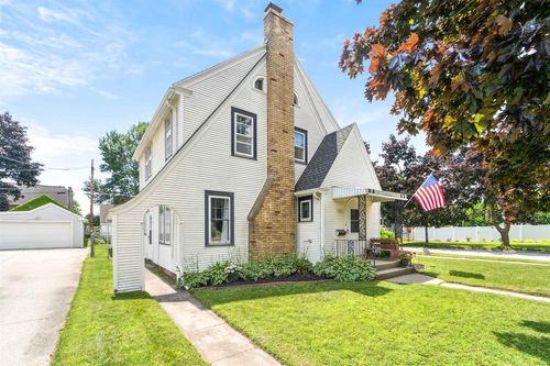 1621 Torrison Drive, Manitowoc, WI, 54220 | Card Image