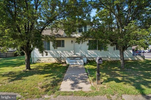 378 Beech St, WARMINSTER, PA, 18974-4733 | Card Image