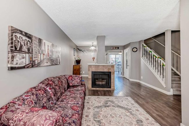39 Abbeydale Villas Ne, Home with 3 bedrooms, 2 bathrooms and 1 parking in Calgary AB | Image 5