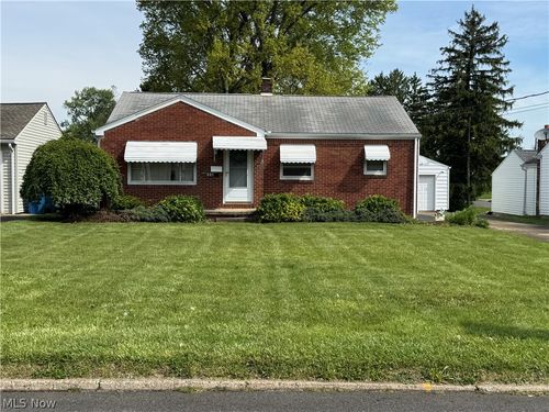 449 Creed St, Struthers, OH, 44471-1249 | Card Image
