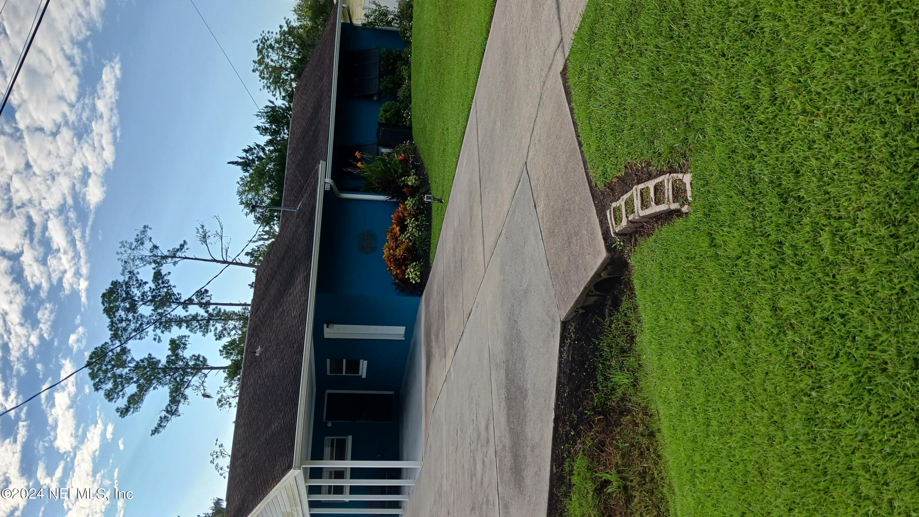 Park Dr, Satsuma, FL 32189