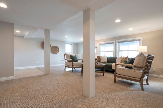Walkout Basement | Image 33