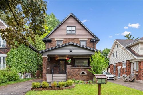 37 Brock St, Kitchener, ON, N2M1X2 | Card Image