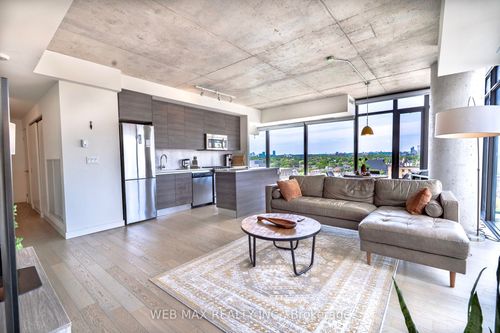1005-111 Bathurst St, Toronto, ON, M5V0M9 | Card Image